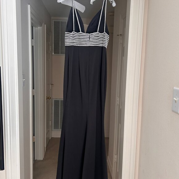 Prom/Formal Dress - Picture 2 of 3